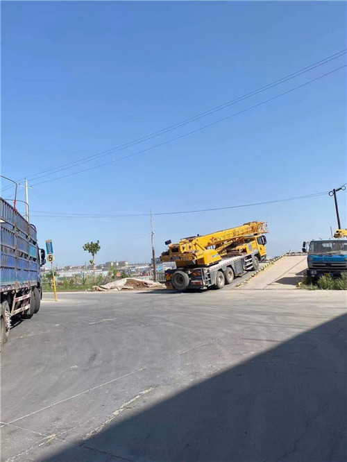 中阳县25吨吊车的租赁价格大概是多少？