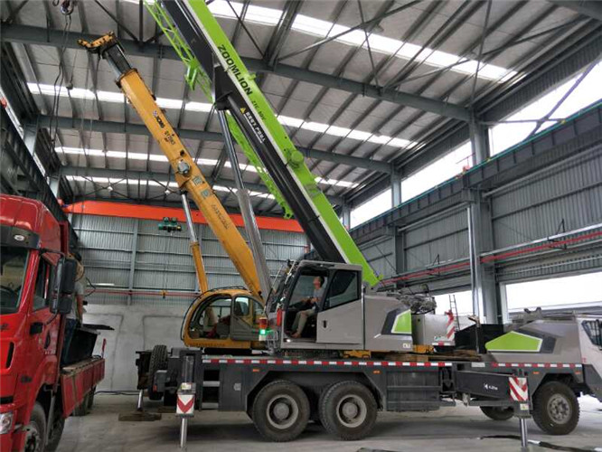 中阳县高空车出租需要注意哪些安全事项？